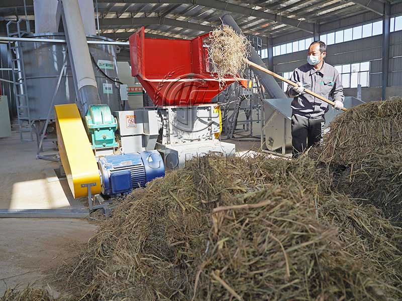 Professional large organic fertilizer straw crusher