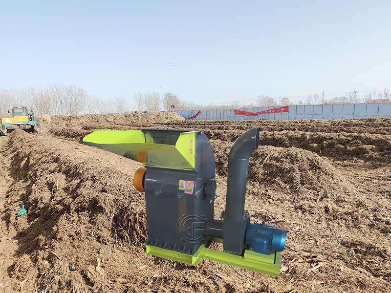 Professional large organic fertilizer straw crusher